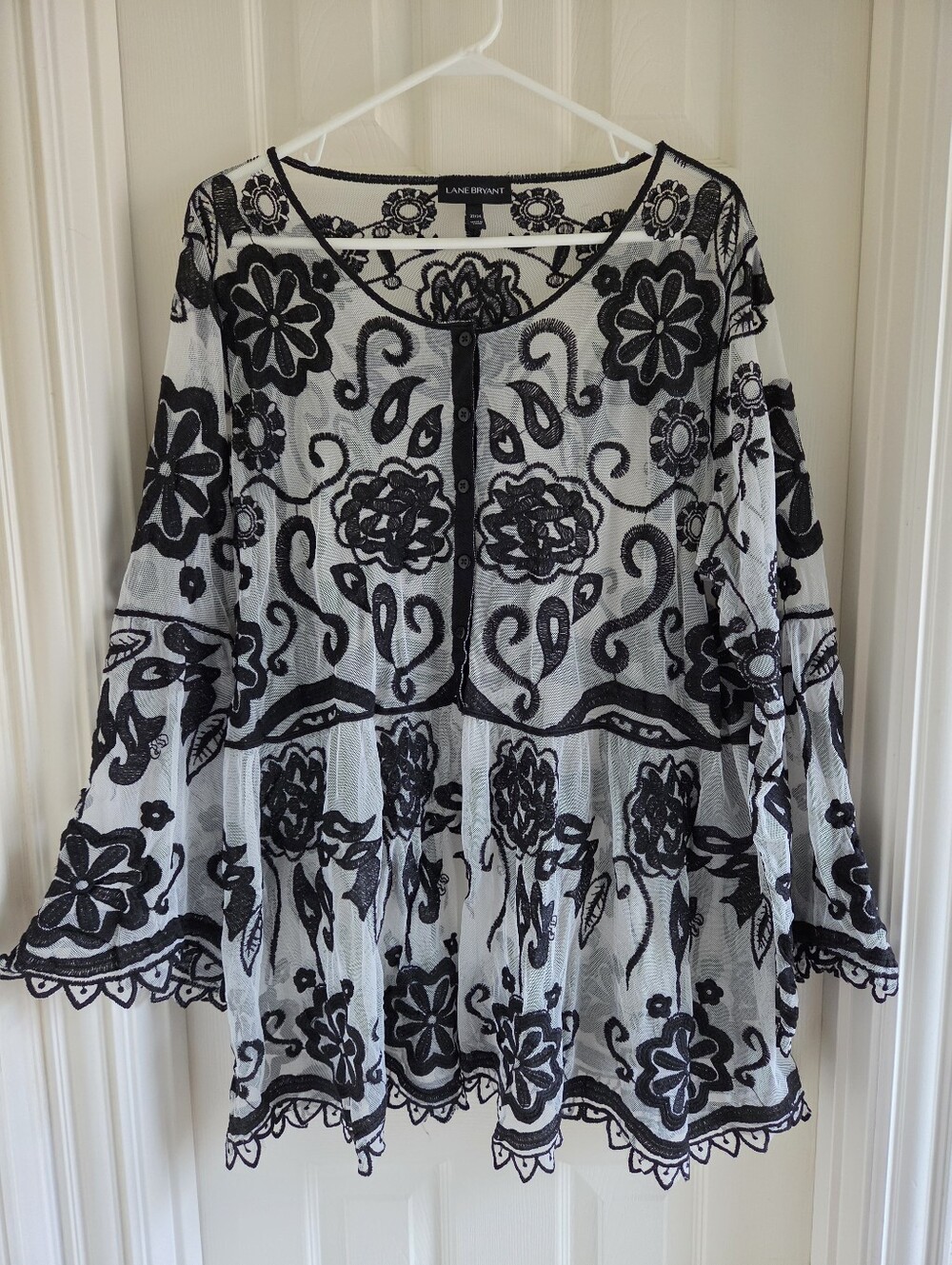 Lane Bryant Embroidered Sheer Babydoll Black White Mesh Bell Sleeve Plus 22/24